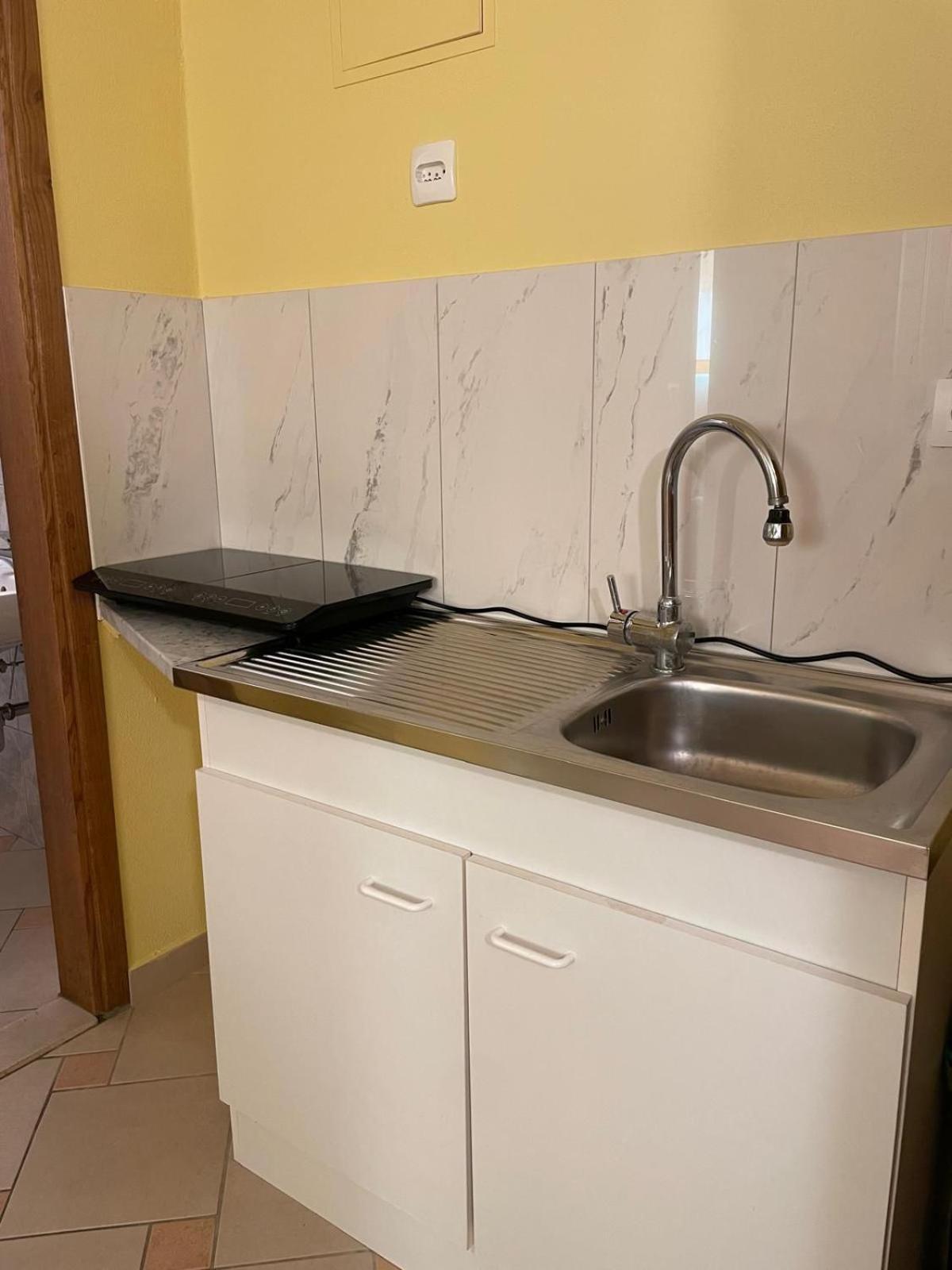 Apartaments Remi สตารีกราด-ปาเคลนีซา ภายนอก รูปภาพ